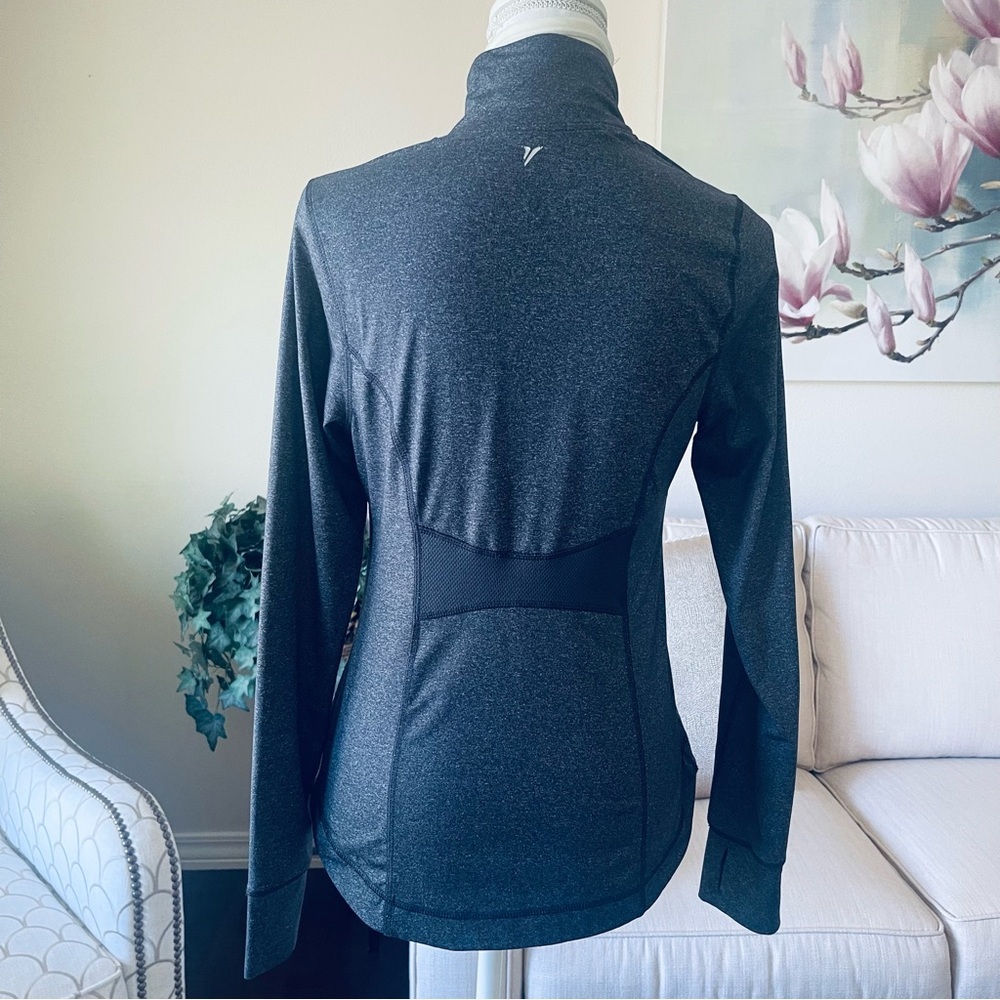 Old Navy Active Fitted Zip Up Jacket - Picture 4 of 16